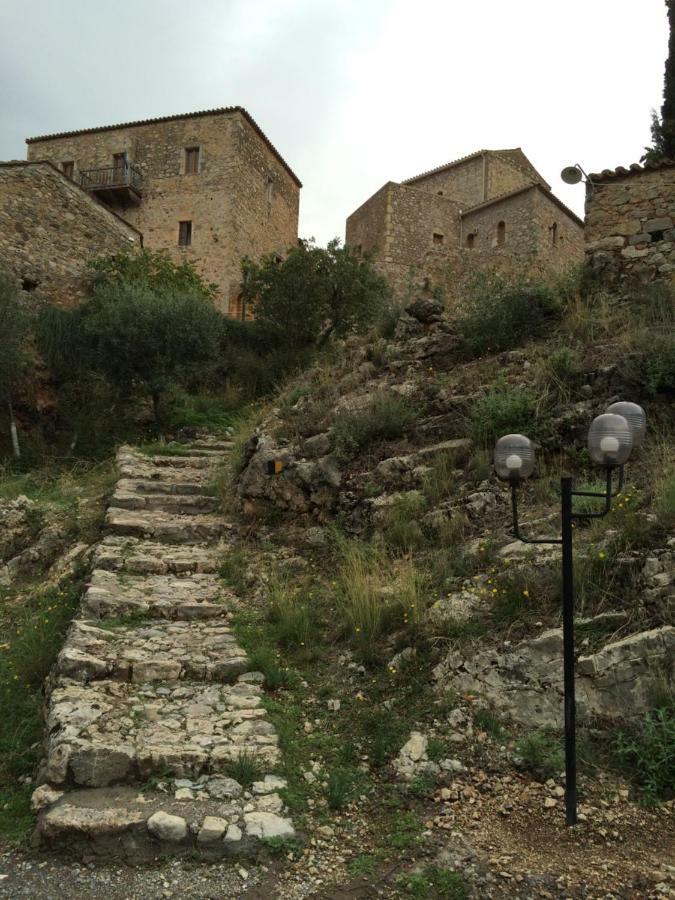 كارداميلي La Strada Studios المظهر الخارجي الصورة